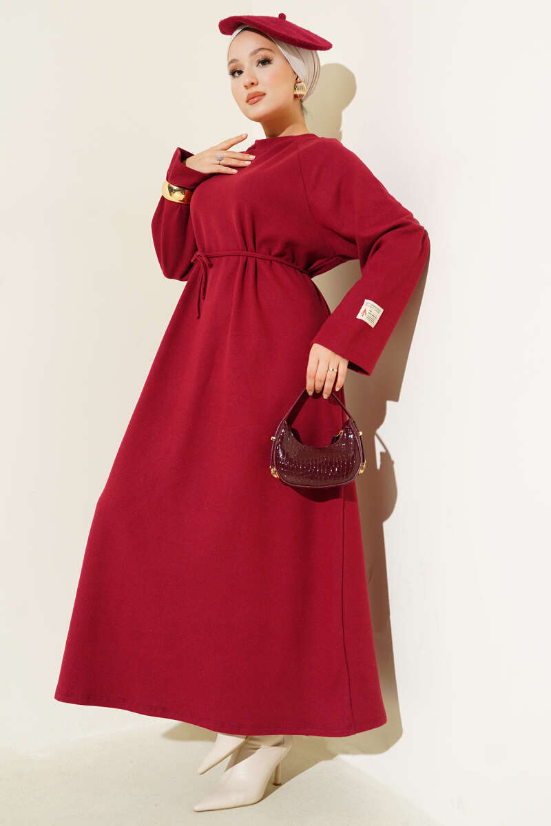 Crew-Neck Dress with Badge and Tie Belt - Burgundy