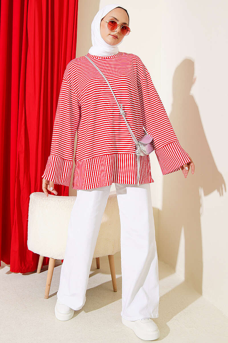 Crew-Neck Tunic with Vertical Line Detail - Red