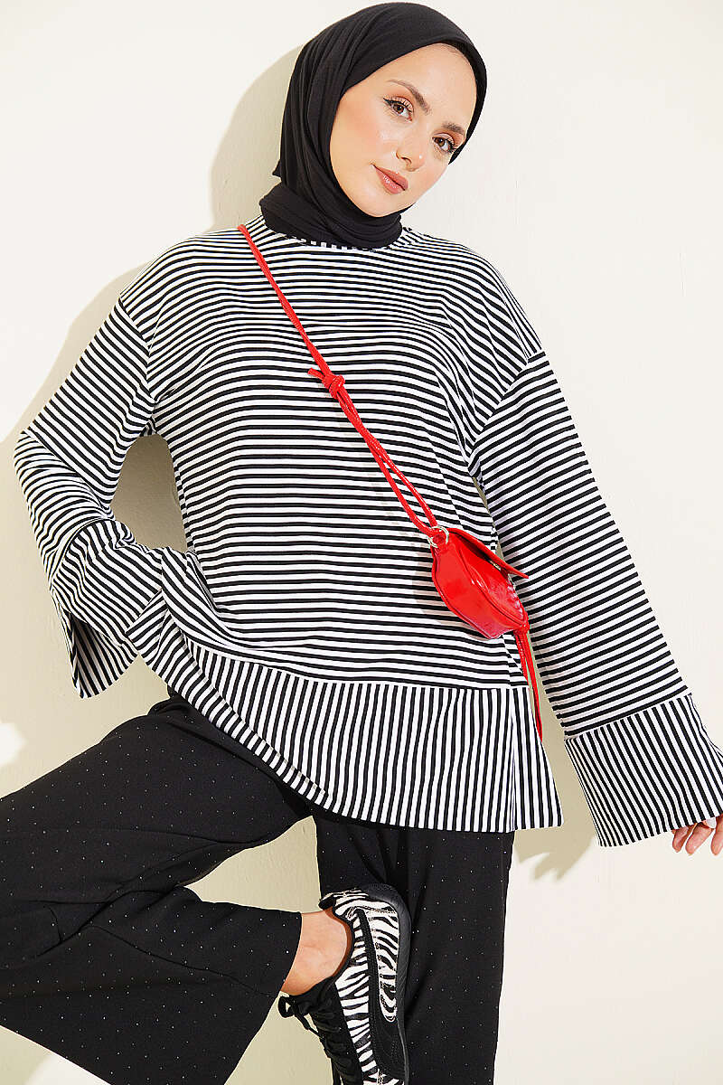 Crew-Neck Tunic with Vertical Line Detail - Black