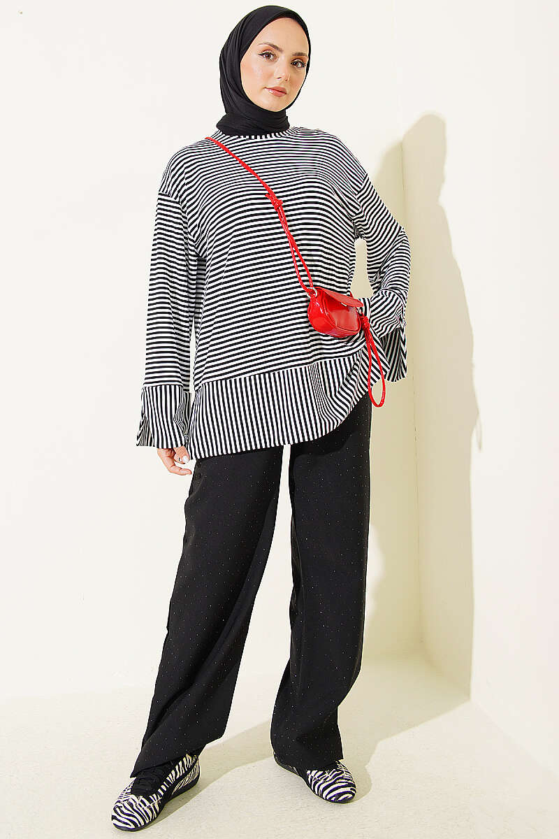 Crew-Neck Tunic with Vertical Line Detail - Black