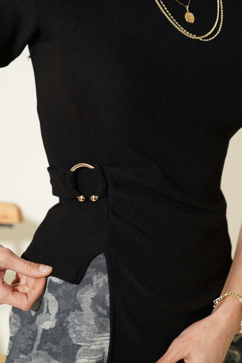Crew-Neck Ribbed Blouse with Buckle - Black