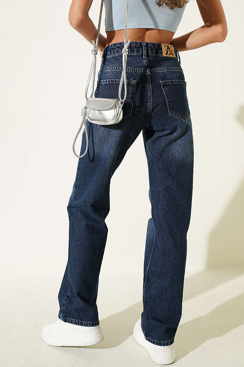 Straight-Leg Jeans with Pockets - Denim Blue