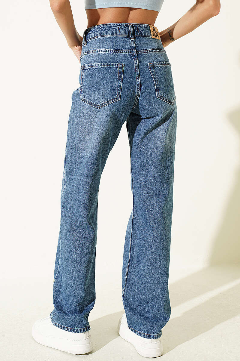 Straight-Leg Jeans with Pockets - Blue
