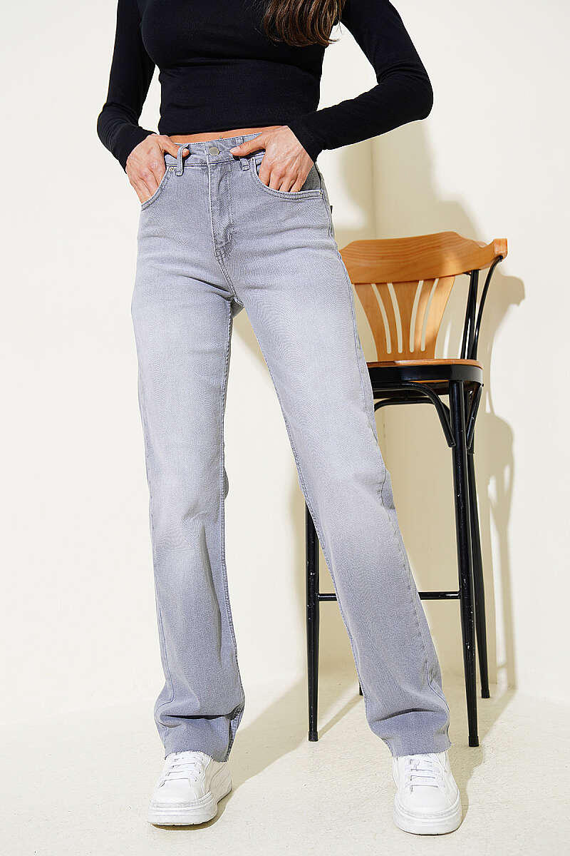 Straight-Leg Jeans with Cut Detail - Grey