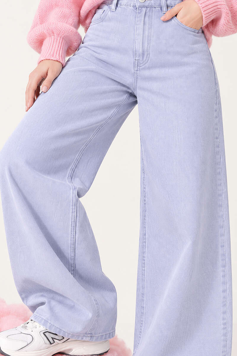 Straight-Leg Jeans - Lilac