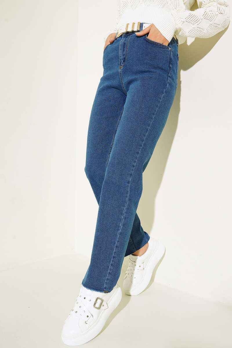 Straight-Leg Jeans with Raw Hem - Denim Blue