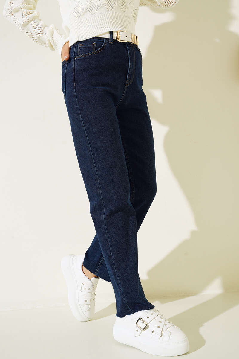 Straight-Leg Jeans with Raw Hem - Navy