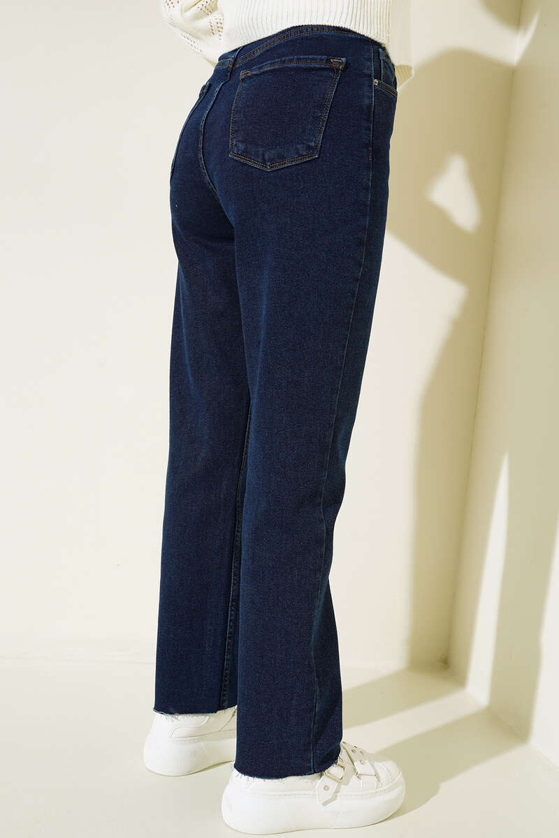 Straight-Leg Jeans with Raw Hem - Navy