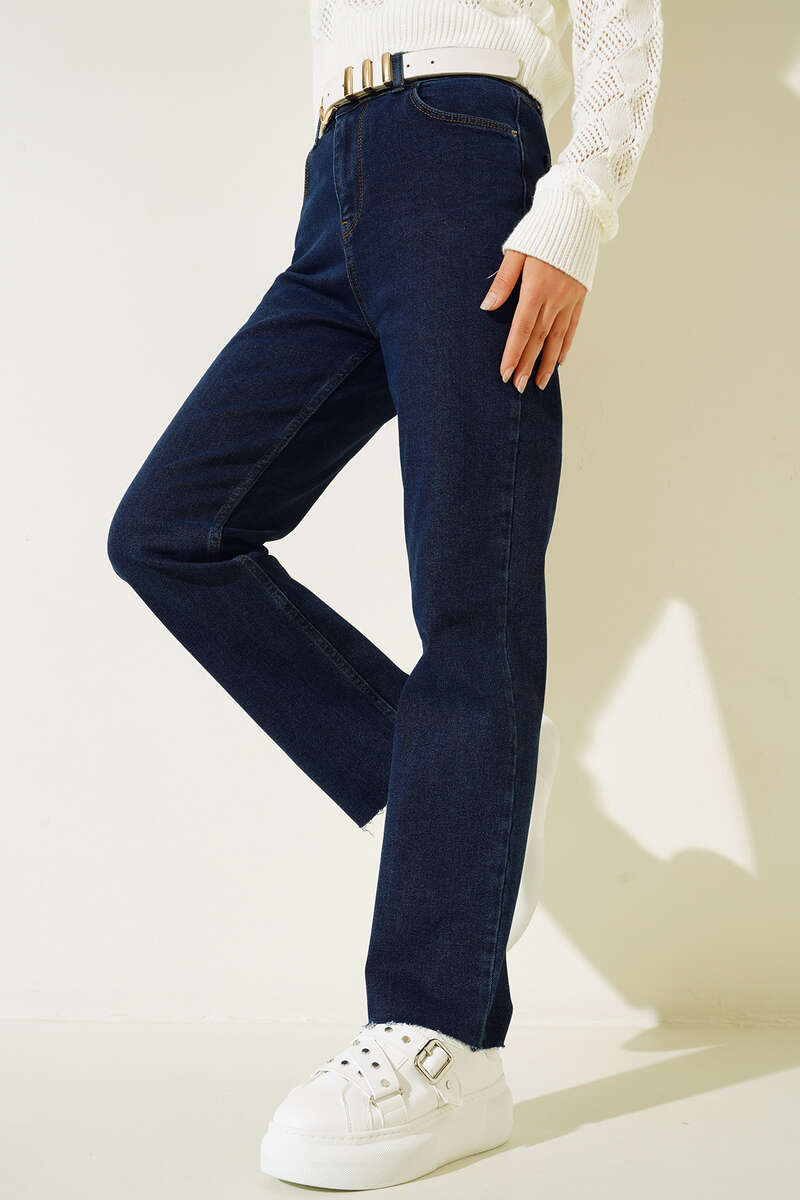 Straight-Leg Jeans with Raw Hem - Navy