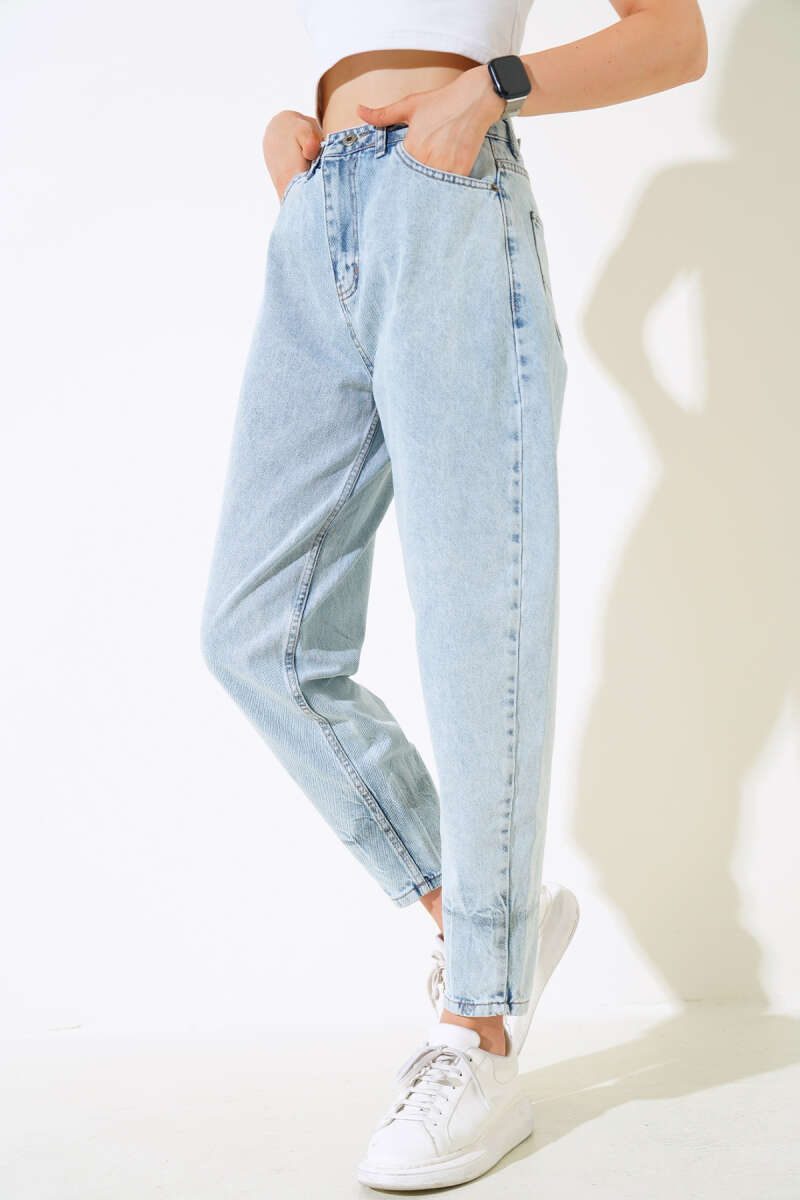 Loose Boyfriend Jeans - Ice Blue