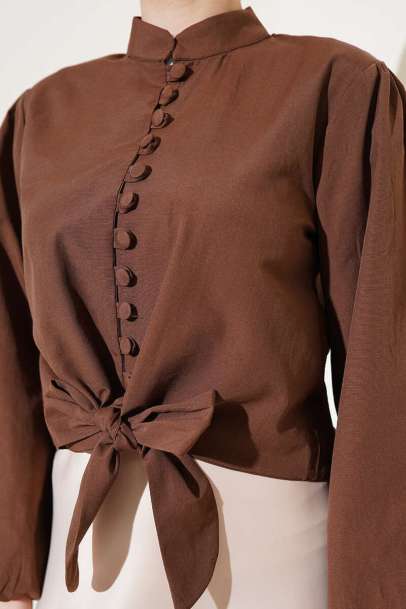 Short Tie Shirt with Rivet Buttons - Brown