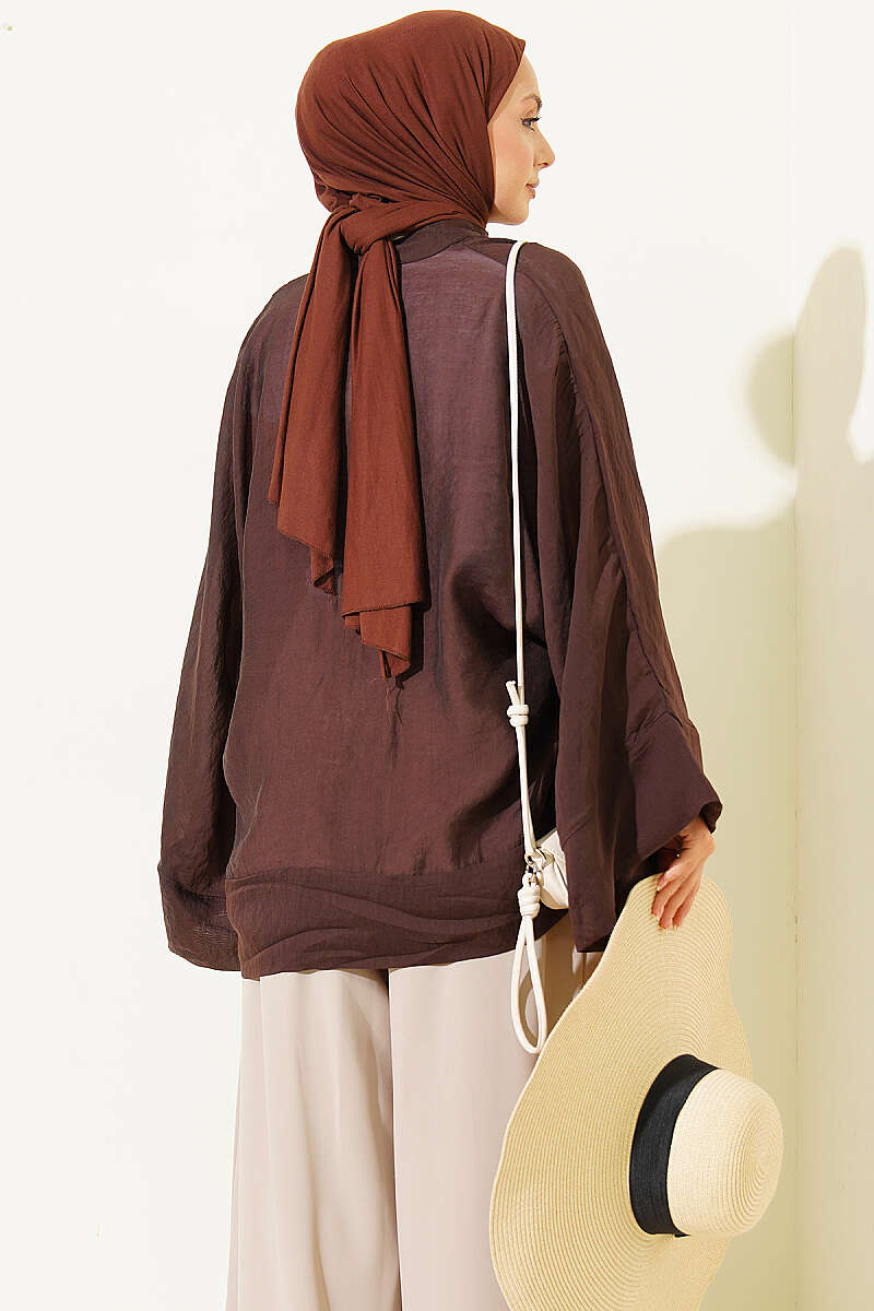 Oversized Kimono with Rivet Buttons - Brown