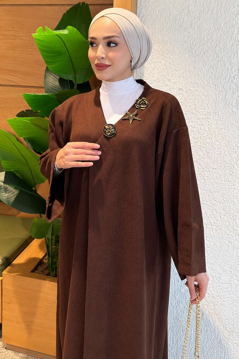 Long Knit Cardigan with Brooch - Brown