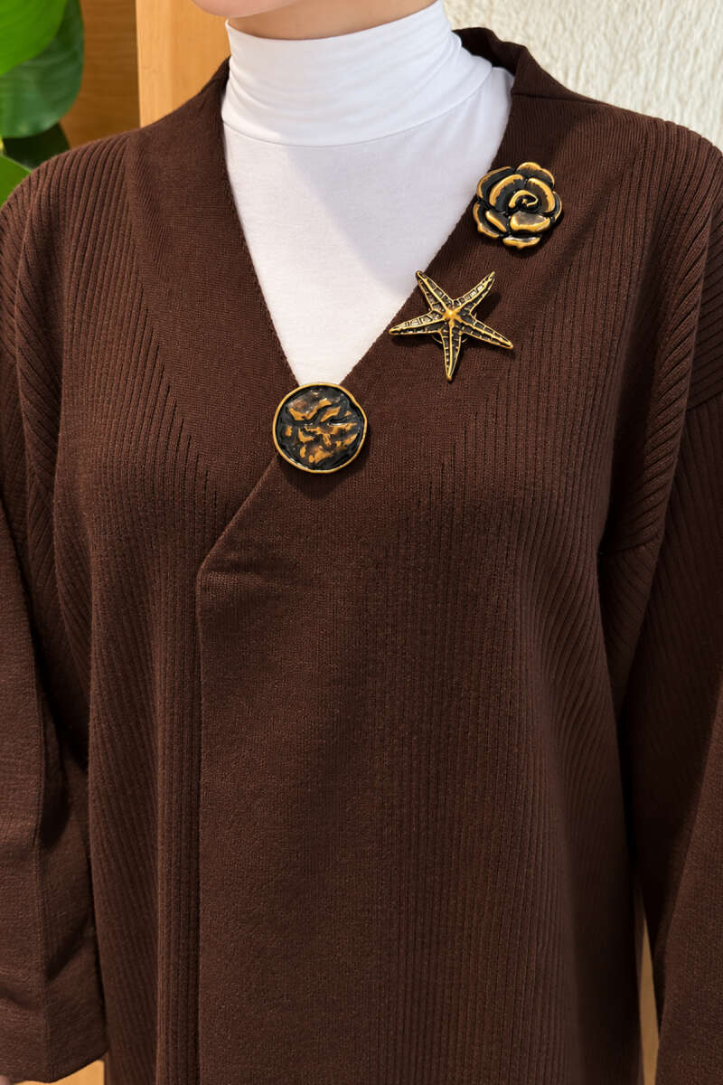 Long Knit Cardigan with Brooch - Brown