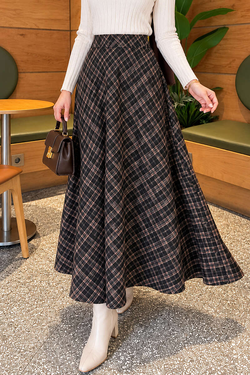 Plaid Flared Skirt with Pockets - Black