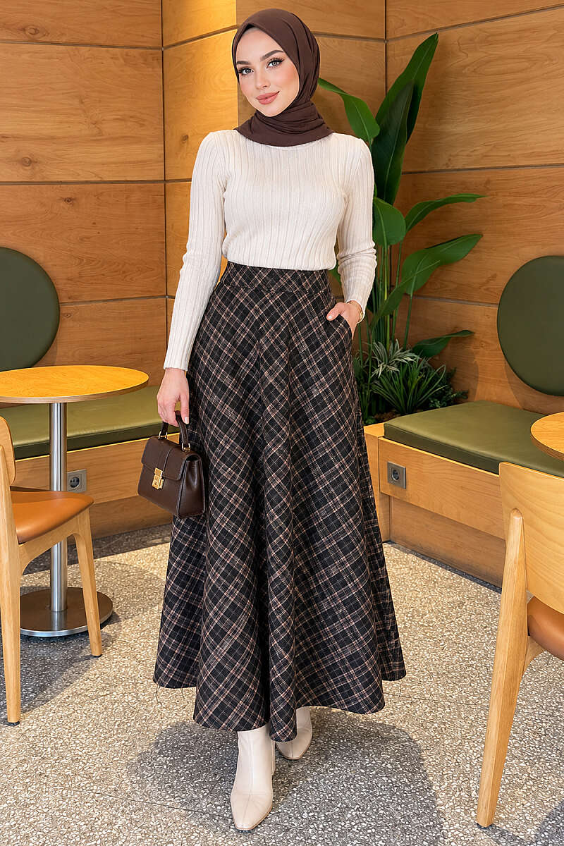 Plaid Flared Skirt with Pockets - Black