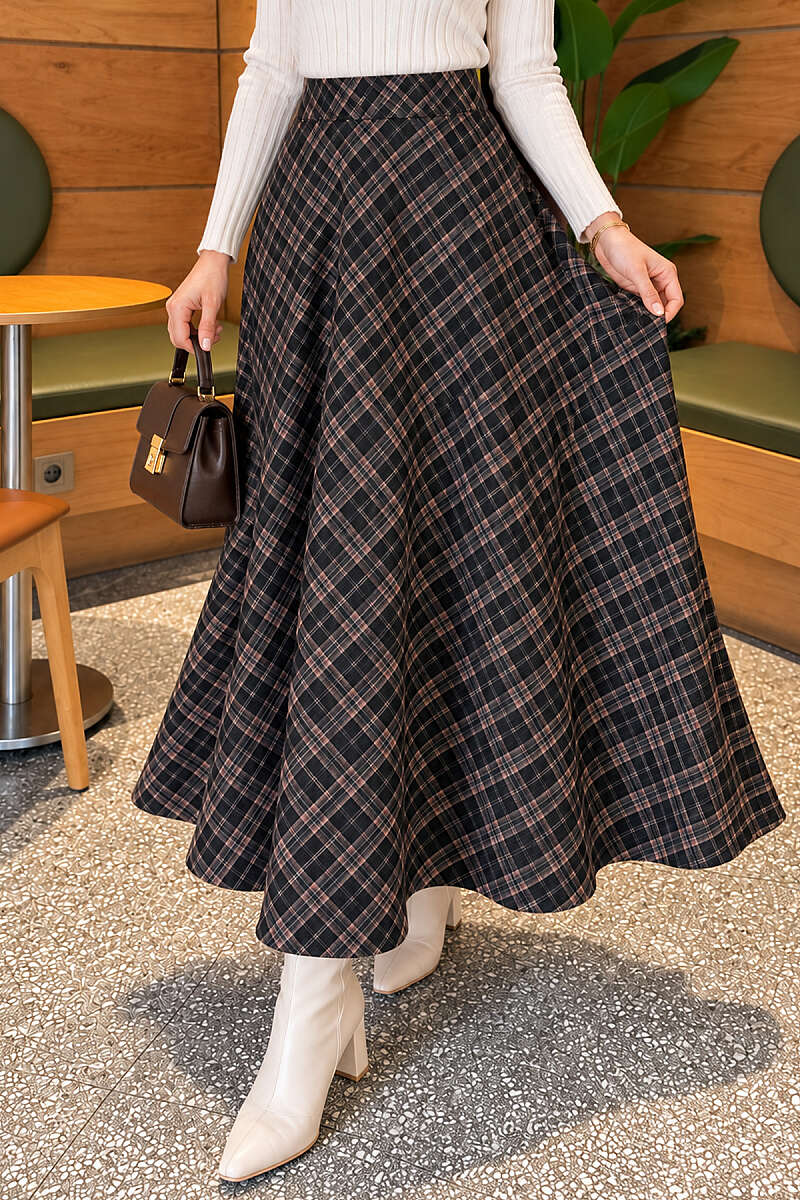 Plaid Flared Skirt with Pockets - Black
