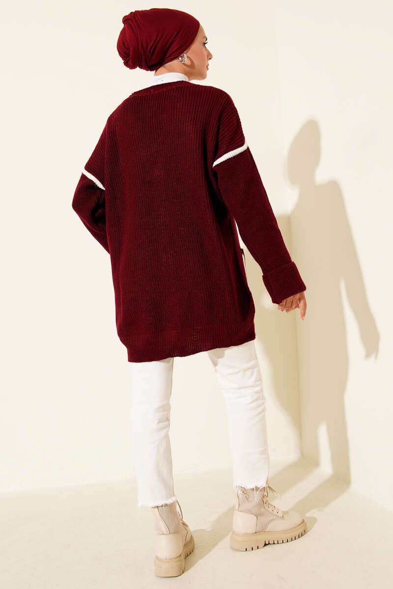 Knit Cardigan with Pockets and Gold Buttons - Burgundy