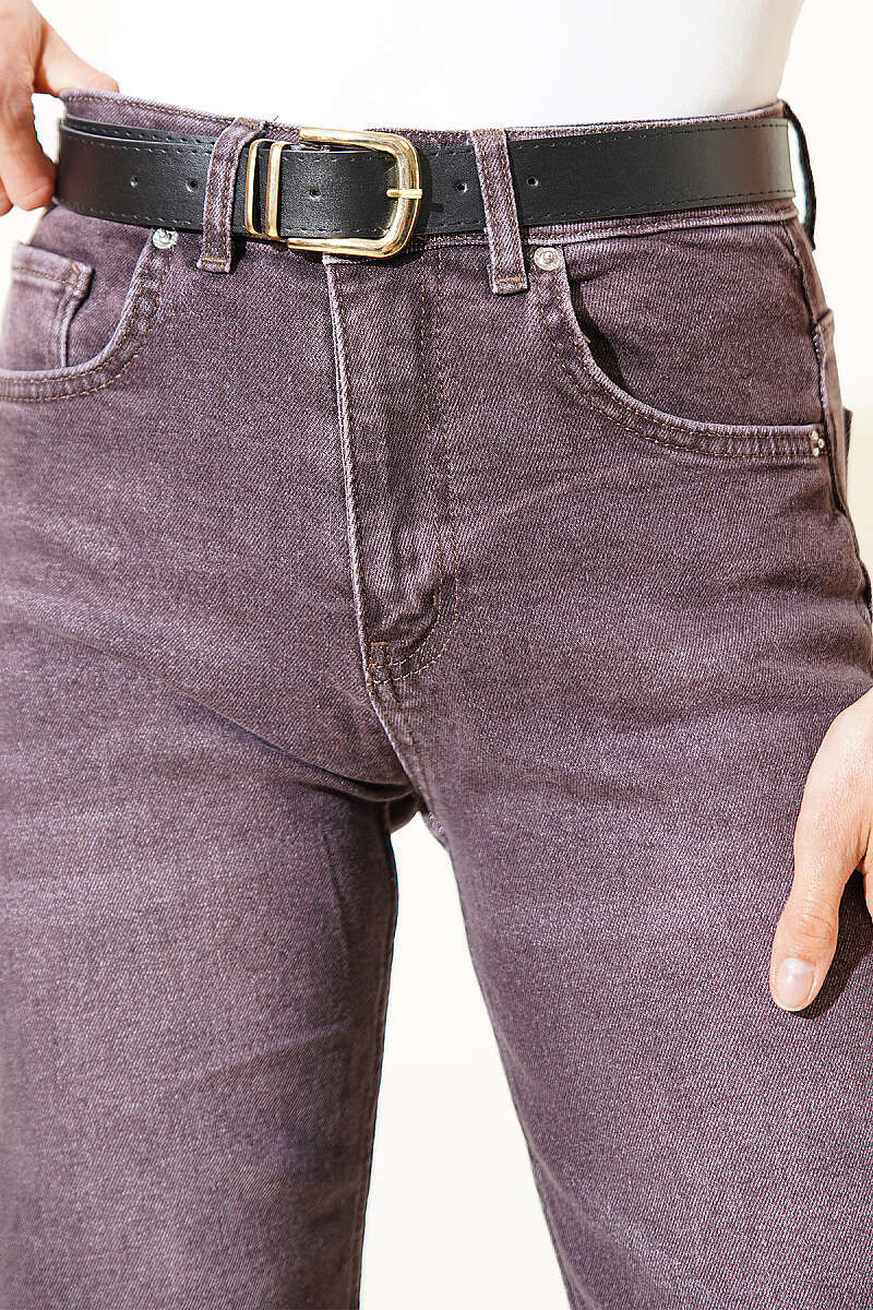 Jeans with Pockets and Belt Detail - Brown