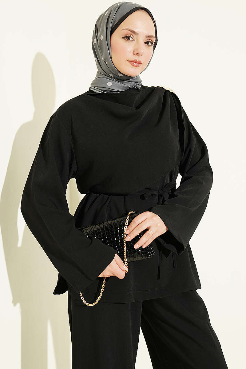 Two-Piece Set with Flower Brooch - Black