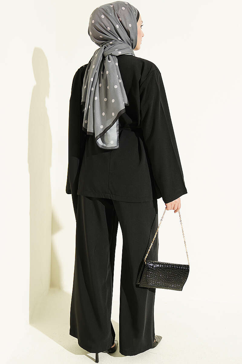 Two-Piece Set with Flower Brooch - Black
