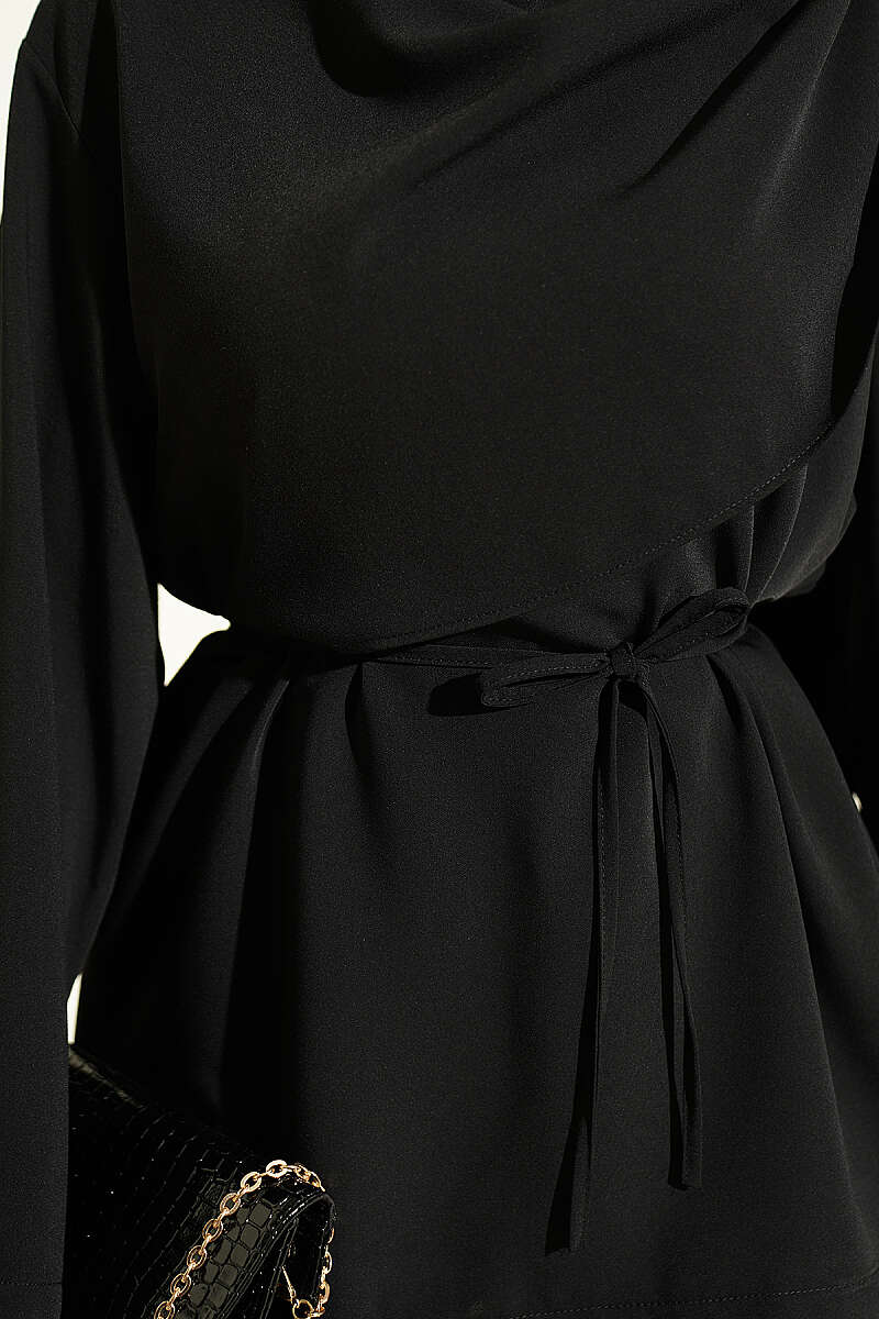 Two-Piece Set with Flower Brooch - Black