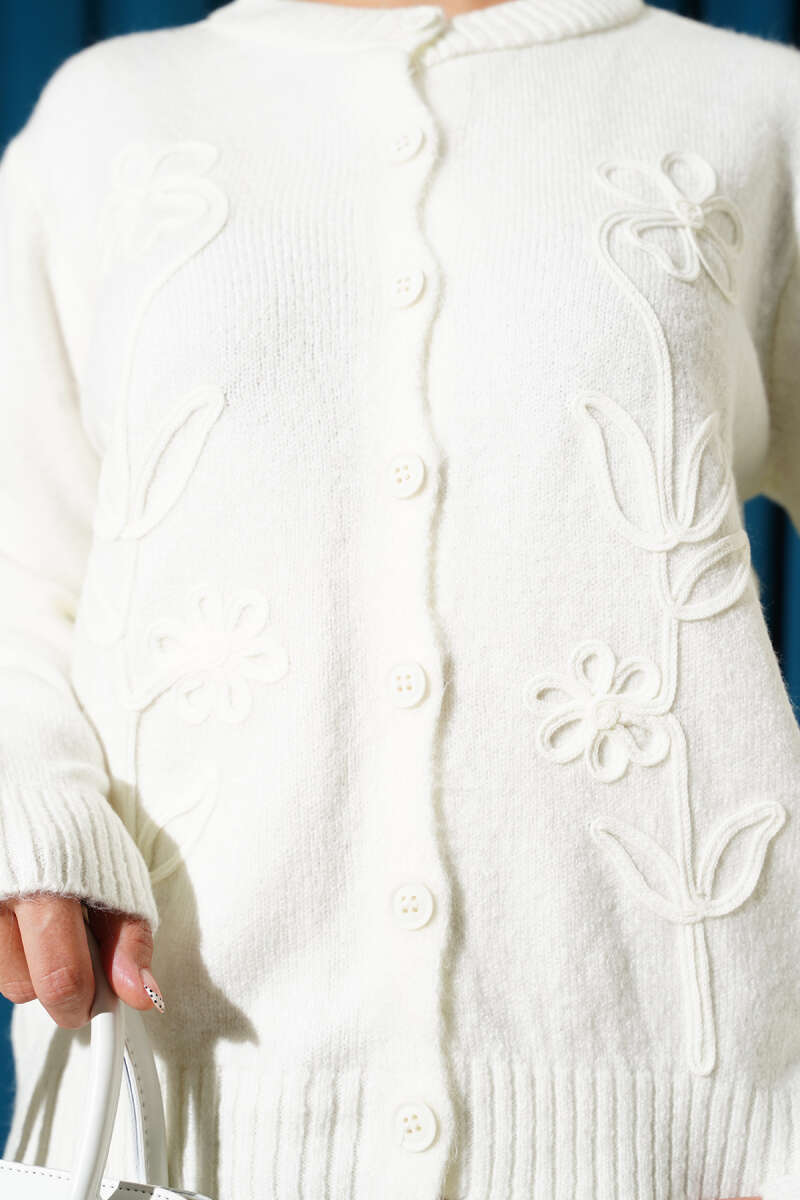 Short Floral Embroidered Knit Cardigan - Ecru