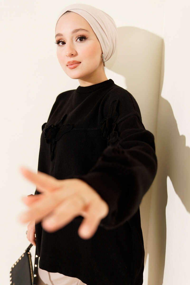 Floral Embroidered Knit Sweater - Black