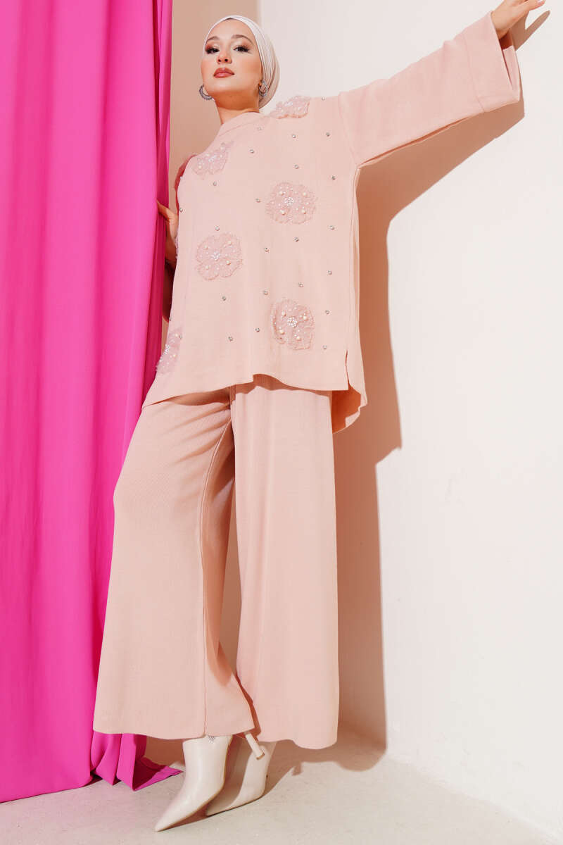 Floral Motif Knit Two-Piece Set - Powder
