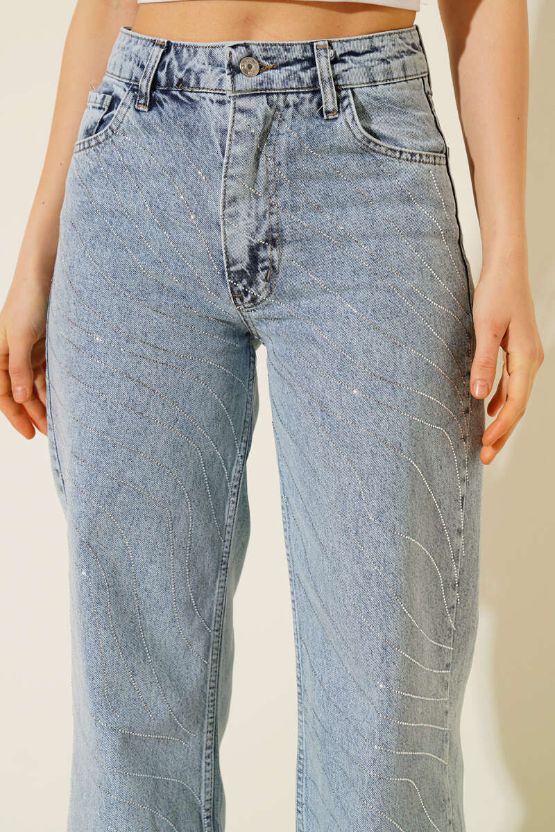 Wide-Leg Jeans with Wavy Stone Rows - Light Wash