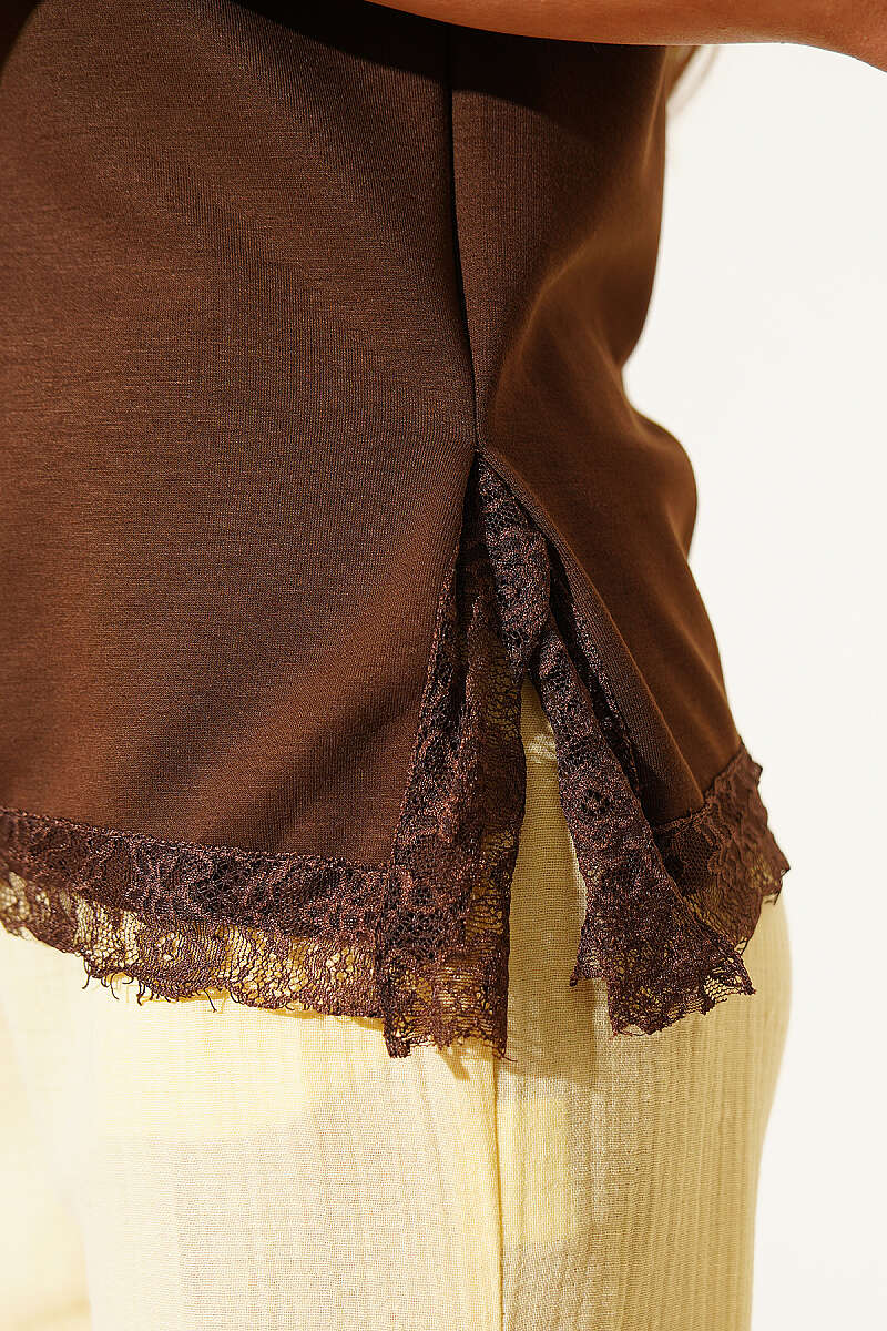 Lace-Detail T-Shirt with Side Slits - Brown