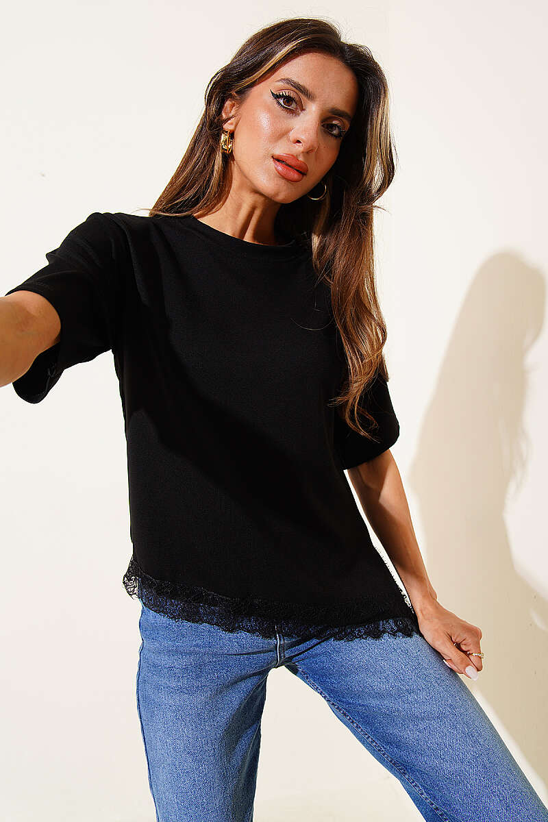 Lace-Detail T-Shirt with Side Slits - Black