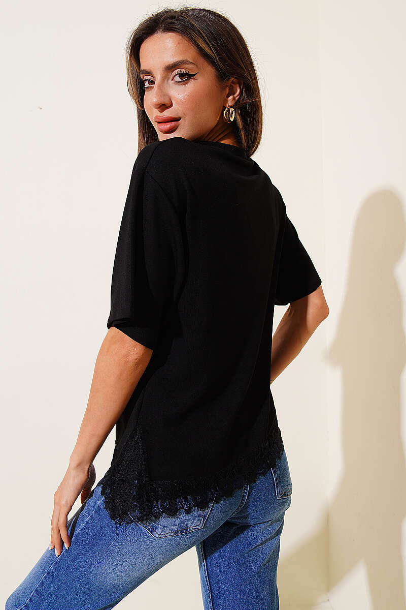 Lace-Detail T-Shirt with Side Slits - Black