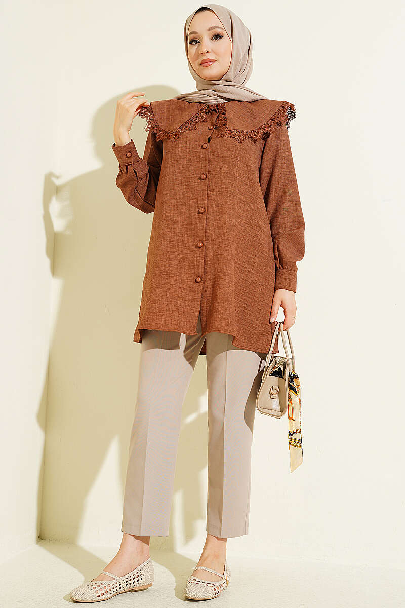 Lace-Edged Sailor-Collar Shirt - Brown
