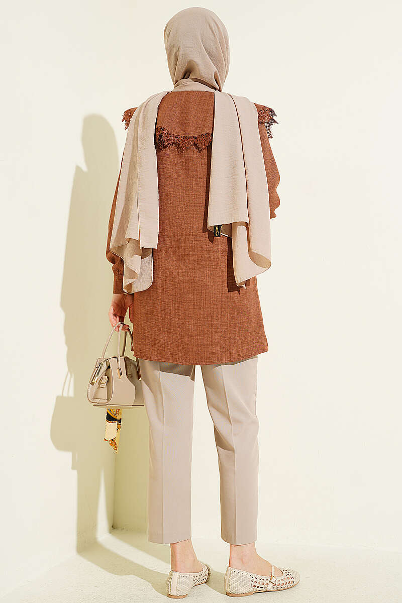 Lace-Edged Sailor-Collar Shirt - Brown