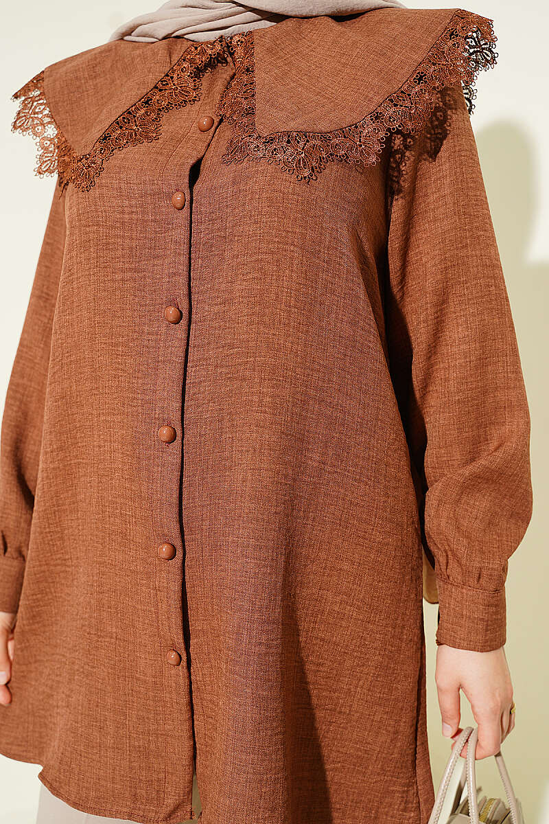 Lace-Edged Sailor-Collar Shirt - Brown