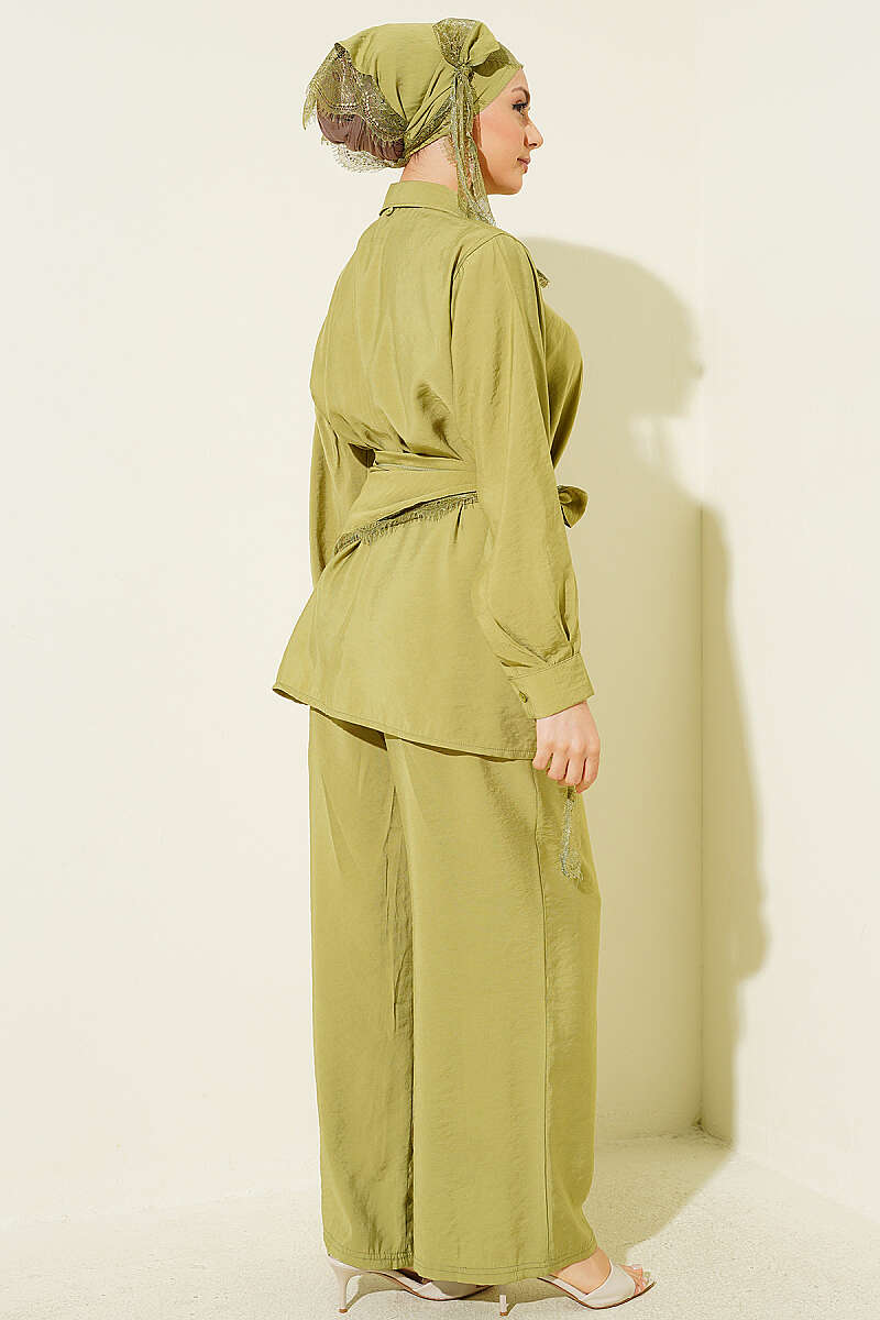 Concealed-Button Set with Lace Scarf - Almond Green