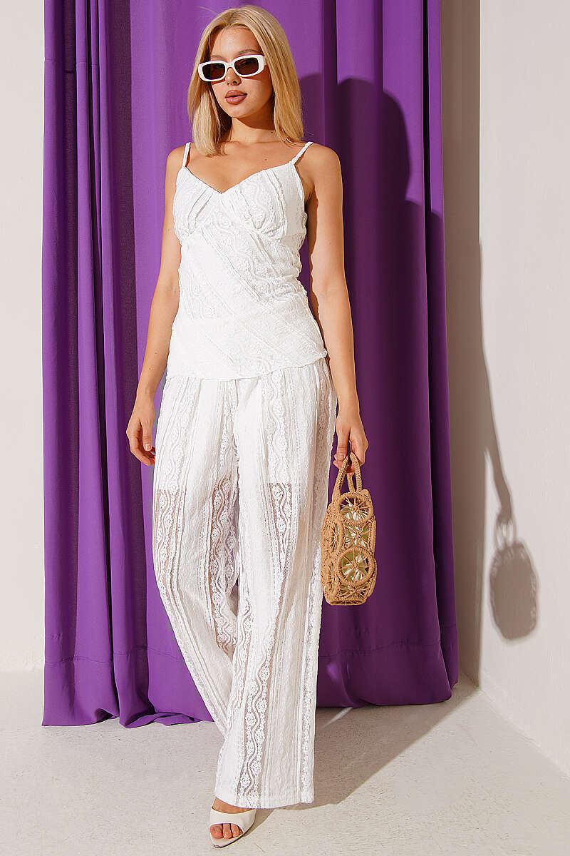 Strappy V-Neck Lace Two-Piece Set - Ecru