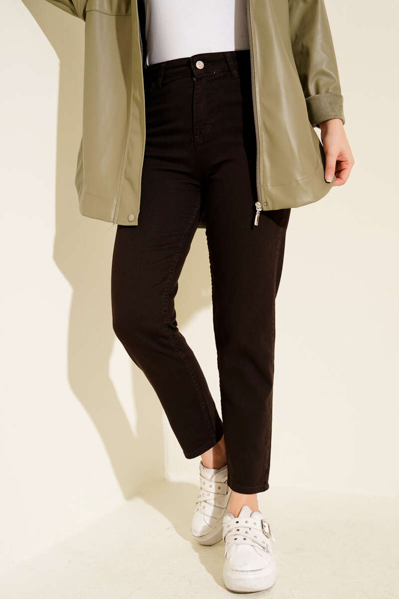 Slim-Leg Trousers - Brown