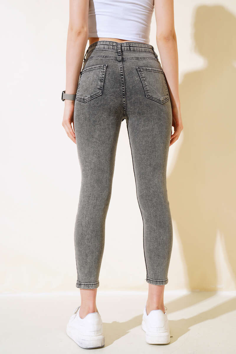 Slim-Leg Jeans - Washed Black