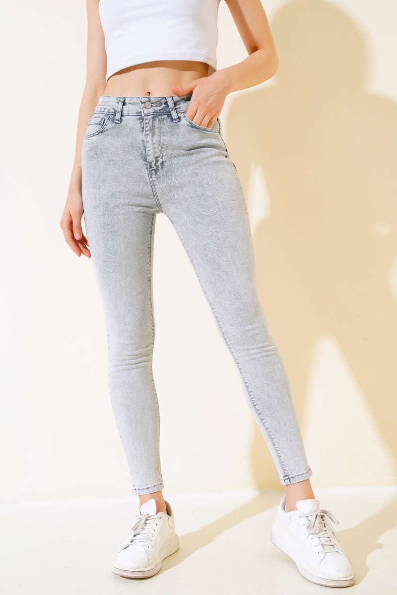 High-Waist Slim Jeans - Grey Wash