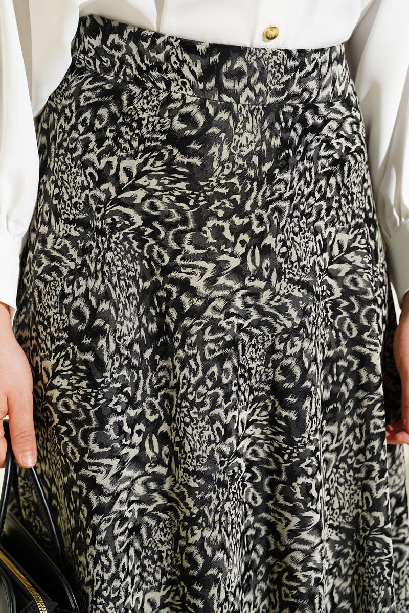 Printed Satin Zip Skirt - Black