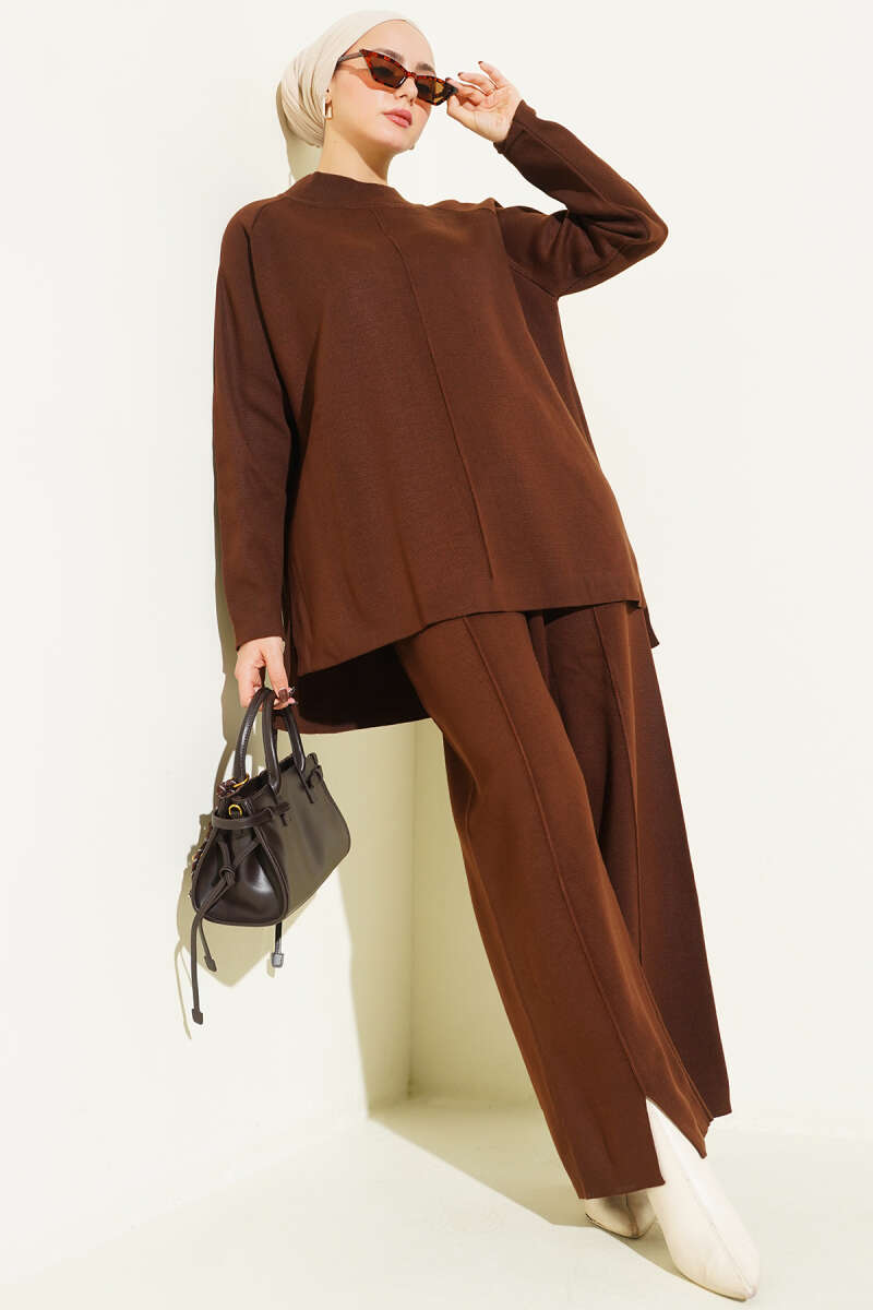 Basic Knit Two-Piece Set with Stitch Detail - Brown