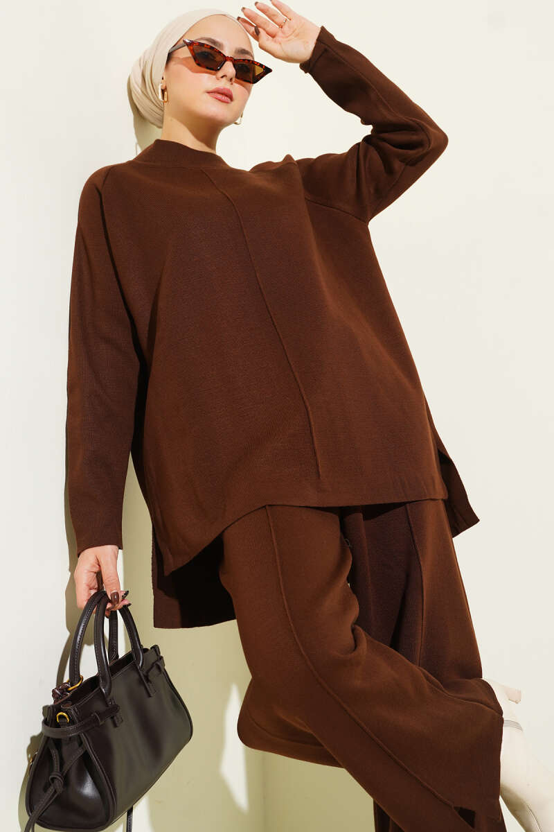 Basic Knit Two-Piece Set with Stitch Detail - Brown