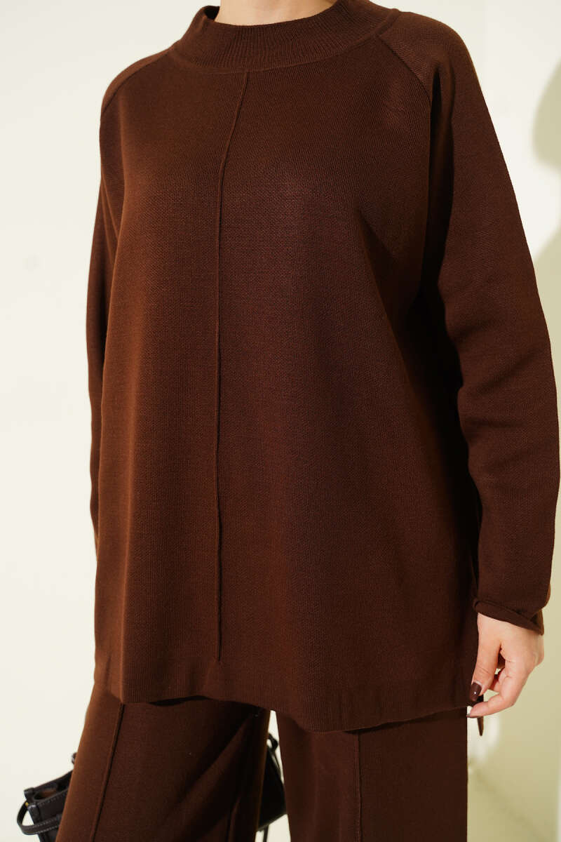 Basic Knit Two-Piece Set with Stitch Detail - Brown
