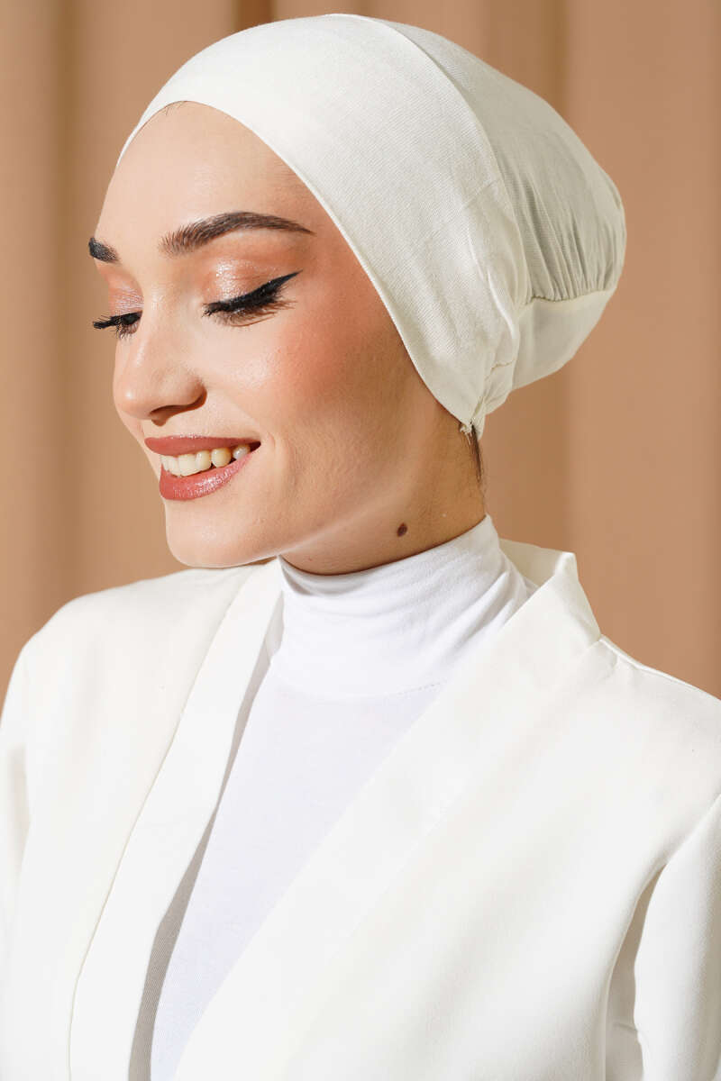 Seamless Pull-On Underscarf - Ecru
