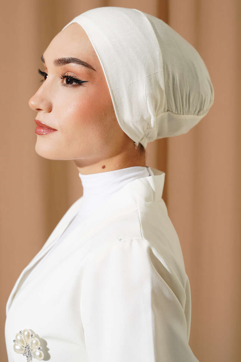 Seamless Pull-On Underscarf - Ecru