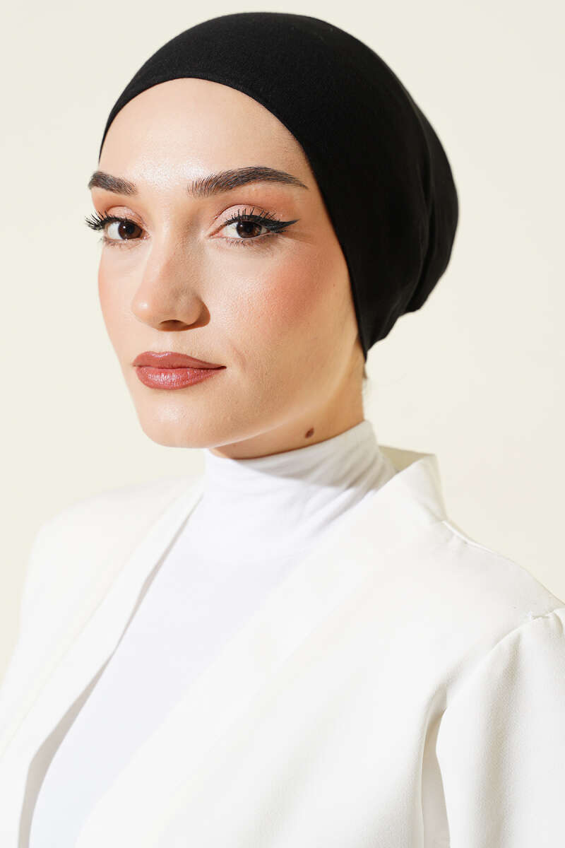 Seamless Pull-On Underscarf - Black