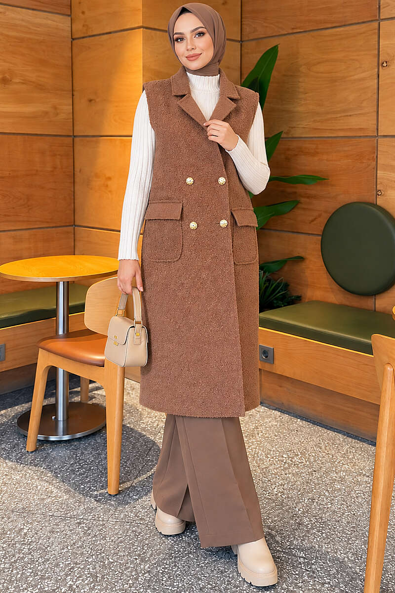 Long Bouclé Button Vest - Latte