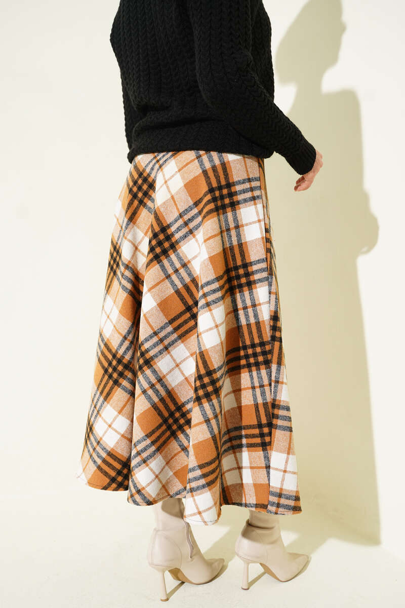 Plaid Felt Zip Skirt - Camel